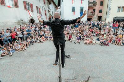 Con l'"Arcadia Street FestiVal di Sole" Caldes diventa un palcoscenico a cielo aperto