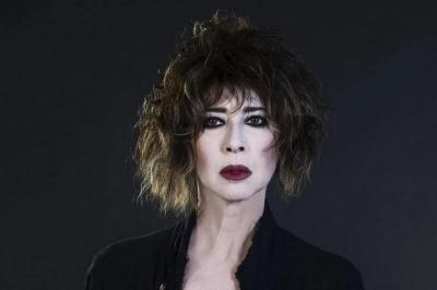 Veronica Pivetti porta a Riva del Garda il suo "L'inferiorità mentale della donna"