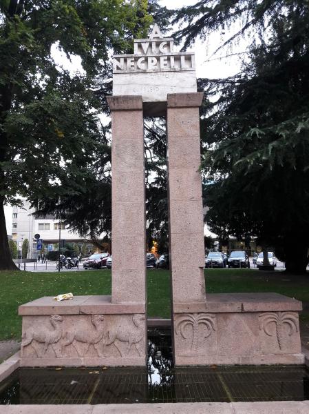 Monumento_a_Luigi_Negrelli_Trento_2.jpg
